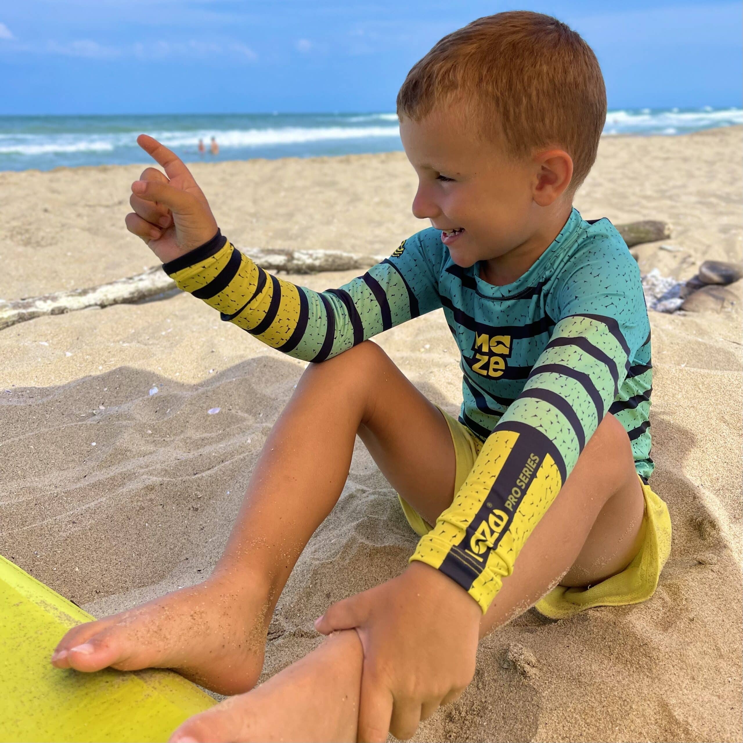 детска рашгард MAZE STRIPES